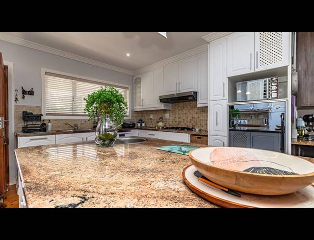 5 BEDROOM HOUSE FOR SALE IN SOUTHERN CROSS